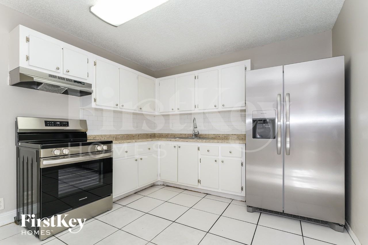 6129 Moonbeam Dr - Photo 7 of 20