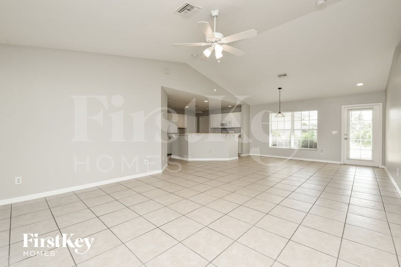6003 Olive Ave N - Photo 3 of 15