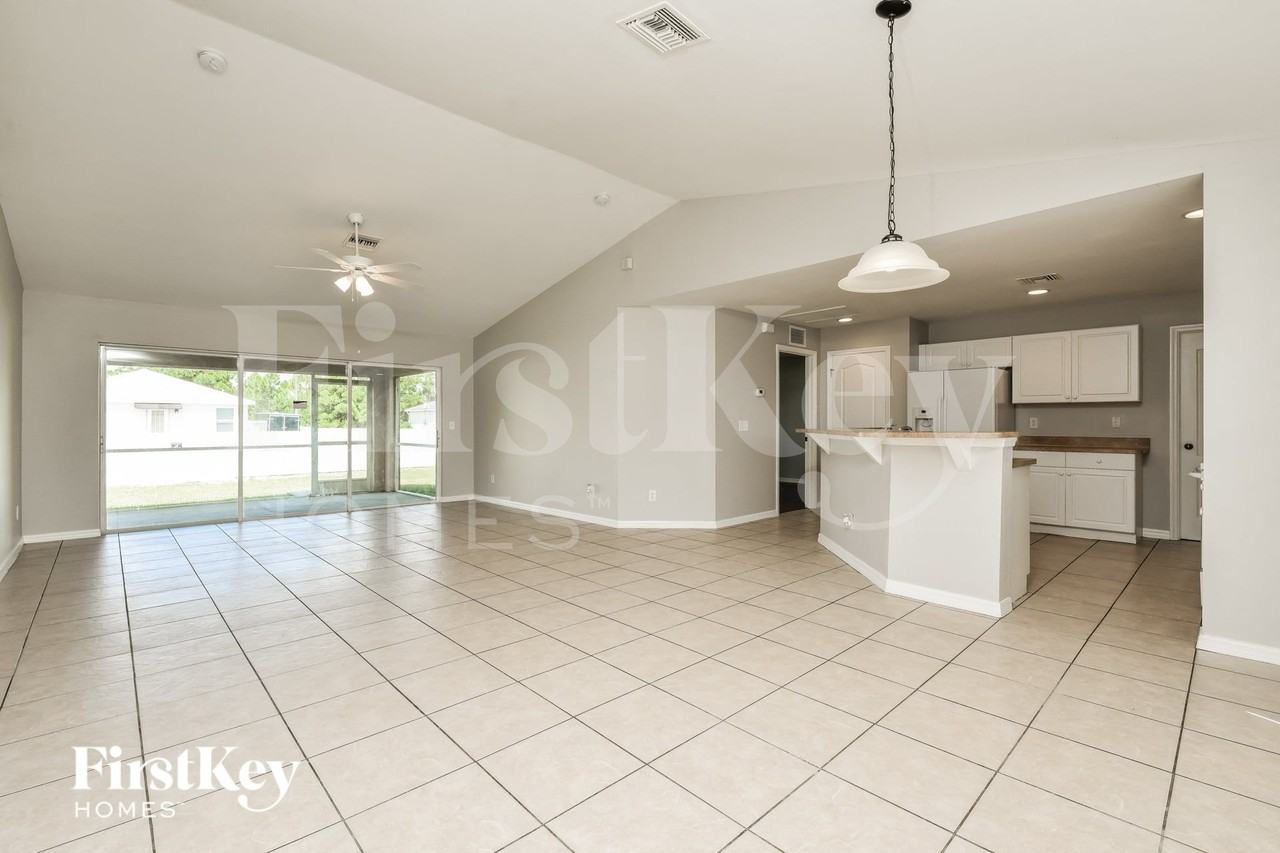 6003 Olive Ave N - Photo 4 of 15