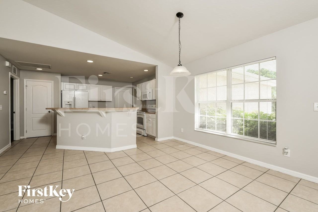 6003 Olive Ave N - Photo 5 of 15