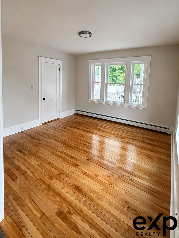 39 Dustin St #1 - Photo 2 of 6