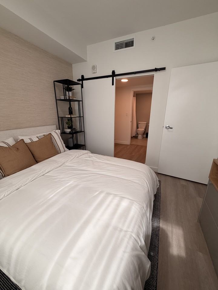 45 Ne 164th St #402 - Photo 4 of 9