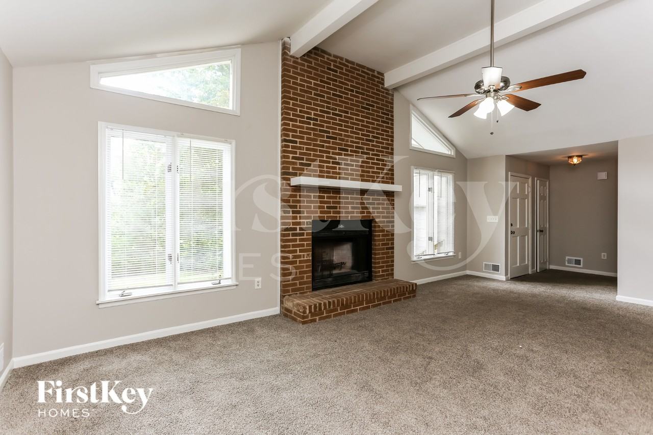 4275 Red Fox Trl - Photo 3 of 19