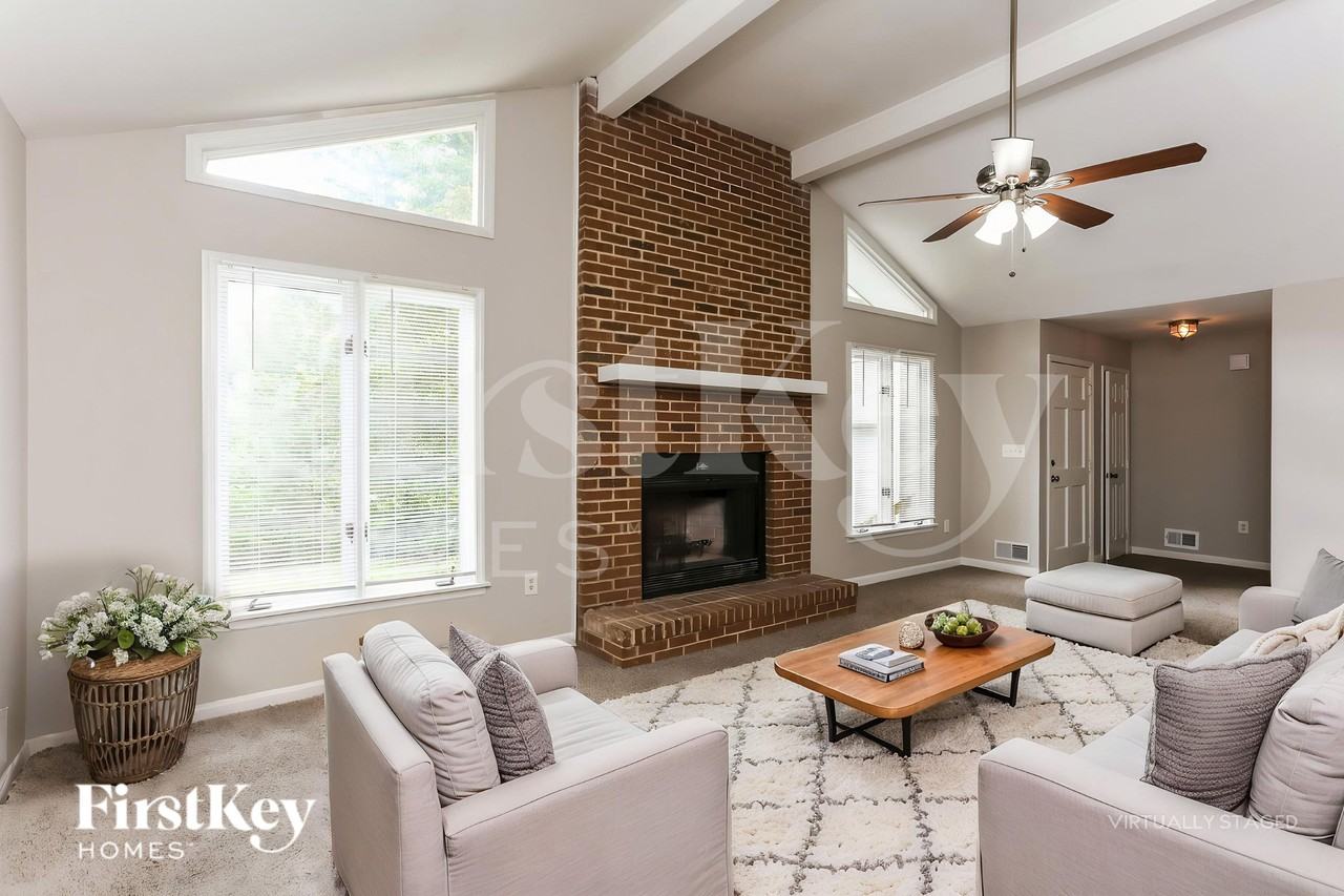 4275 Red Fox Trl - Photo 4 of 19