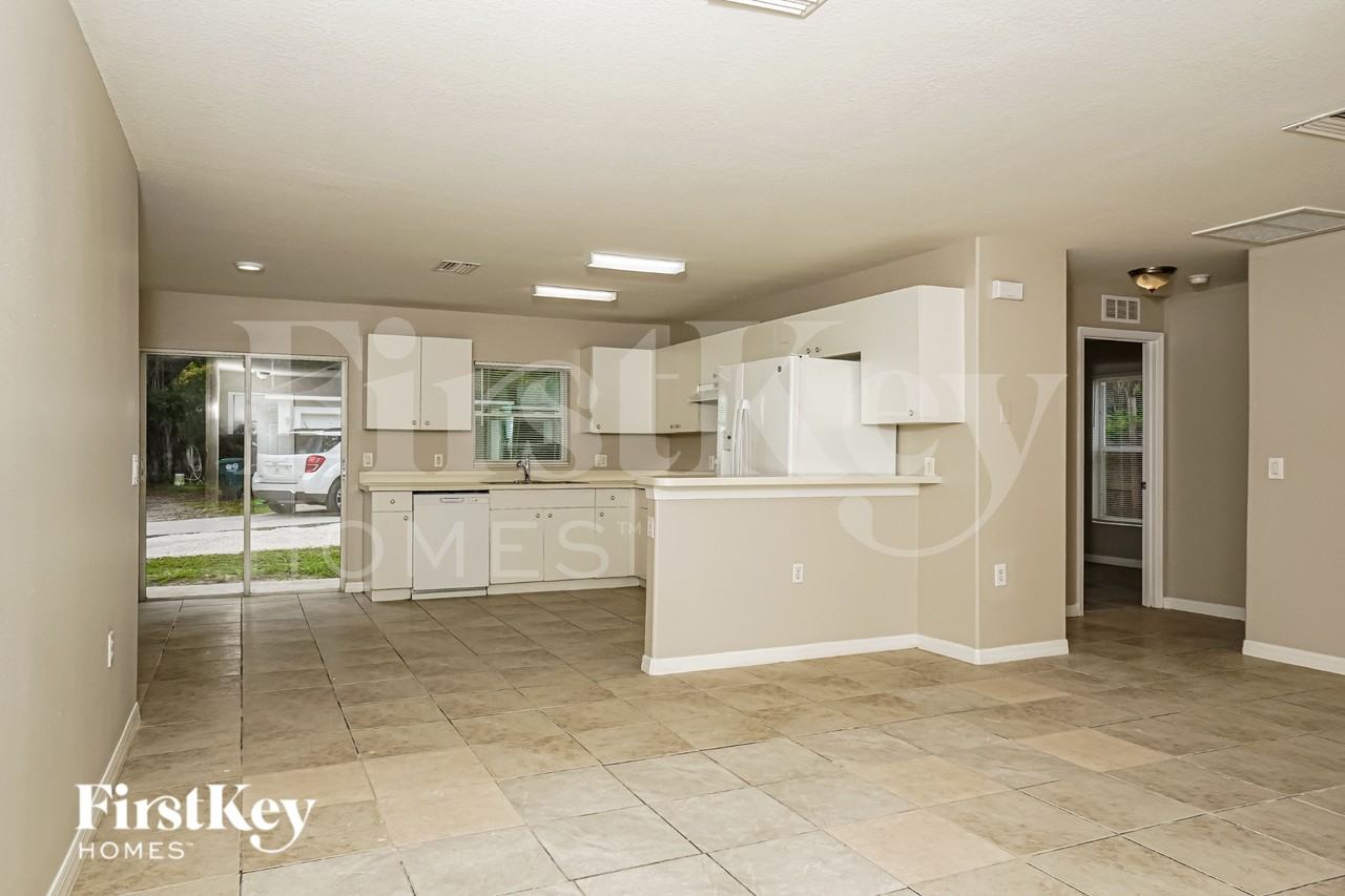 412 10th Ave E - Photo 5 of 20