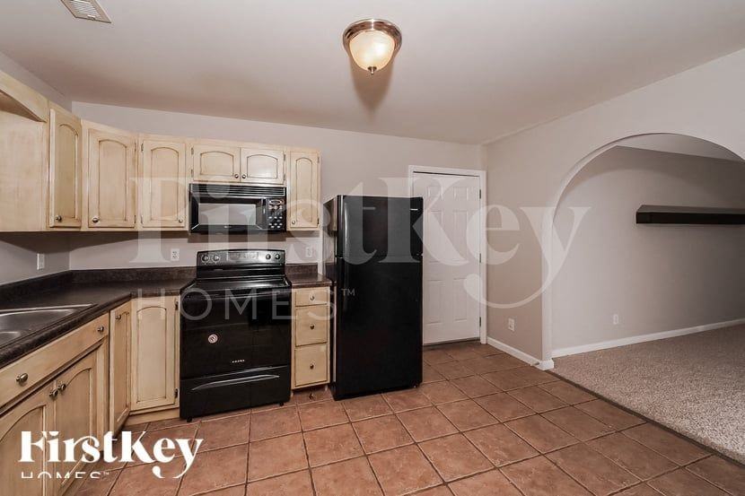 400 Crooked Creek Ln - Photo 6 of 15