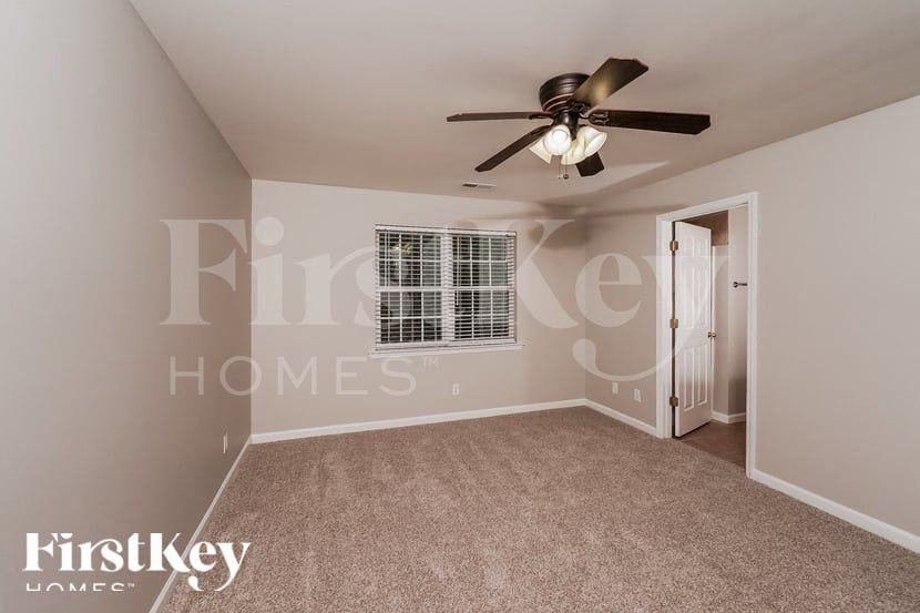 400 Crooked Creek Ln - Photo 7 of 15