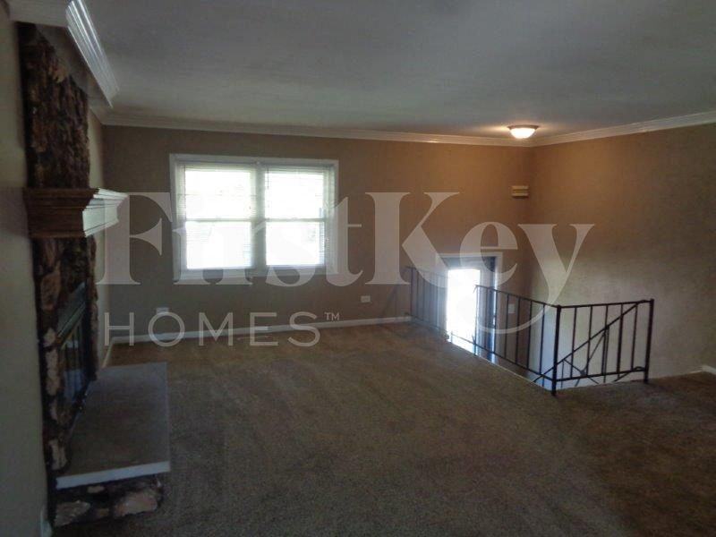 381 E Montana Ave - Photo 4 of 14