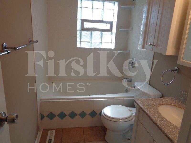 381 E Montana Ave - Photo 5 of 14