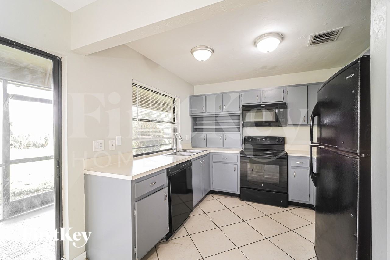 3415 Se 4th Ave - Photo 6 of 20