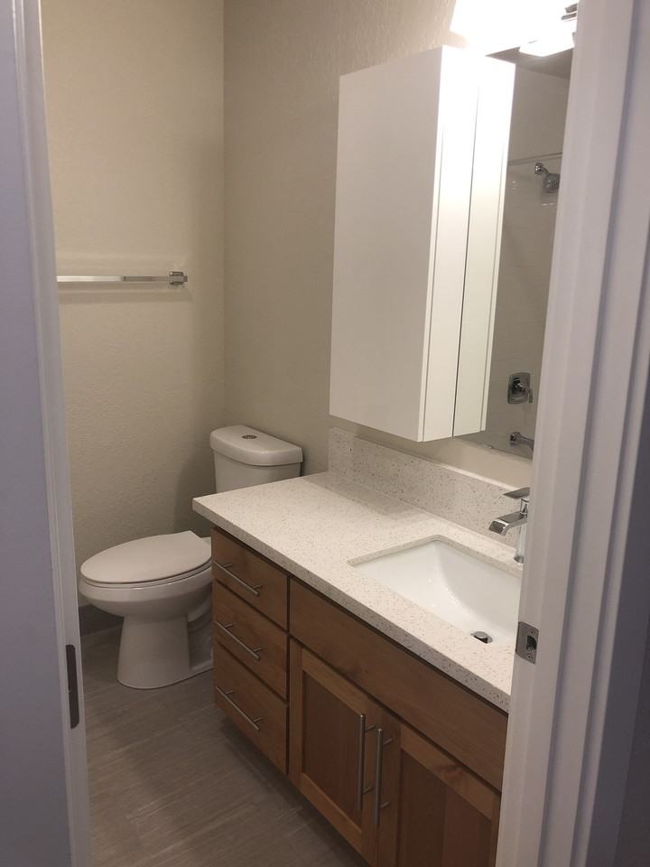 2730 Se 16th Ave - Photo 3 of 28
