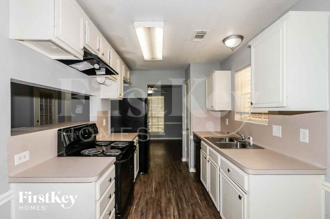 2616 33rd Ave N - Photo 6 of 17