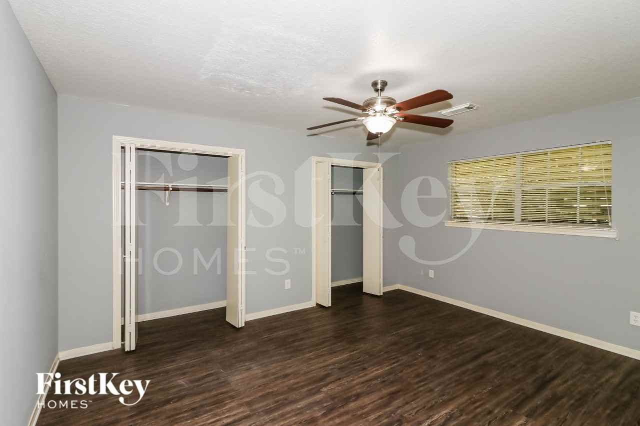 2616 33rd Ave N - Photo 7 of 17
