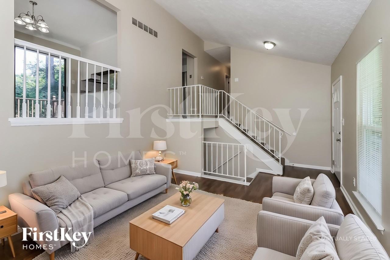 200 Parkmont Ct - Photo 4 of 18