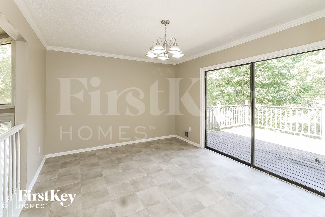 200 Parkmont Ct - Photo 6 of 18