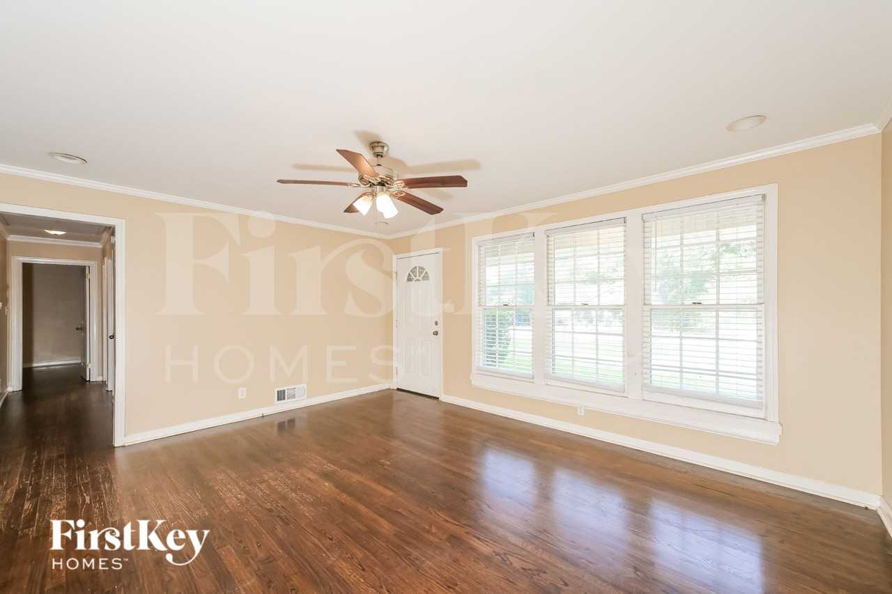 189 N 5th Ave - Photo 2 of 19