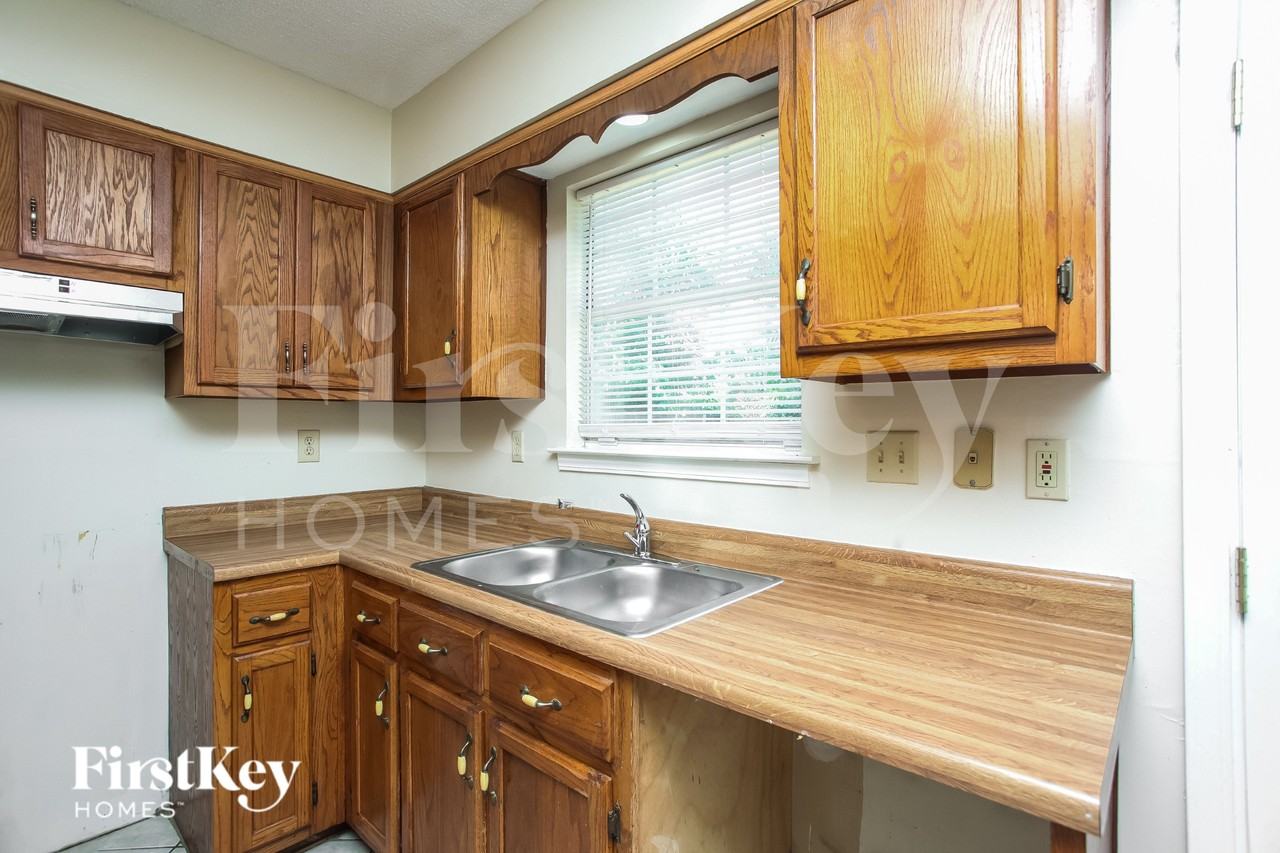 1579 Belle Trees Dr - Photo 5 of 19