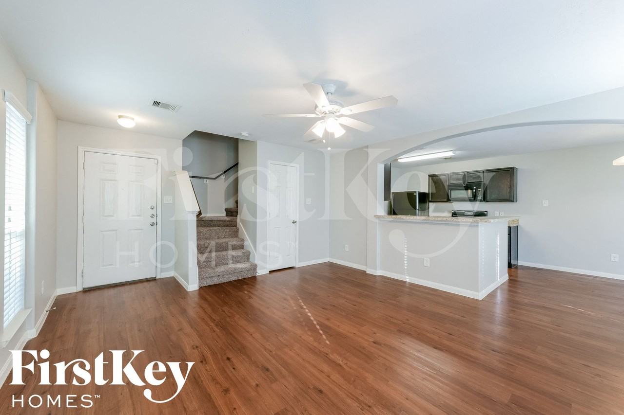 15411 Bammel Oaks Ct - Photo 4 of 15