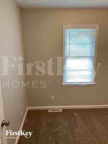 15003 Fuller Ave - Photo 6 of 9