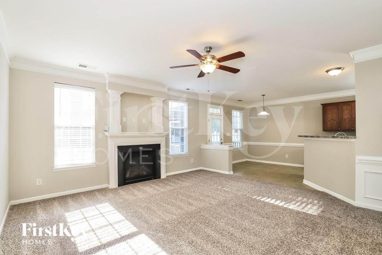 1415 Paulonia Way - Photo 4 of 16