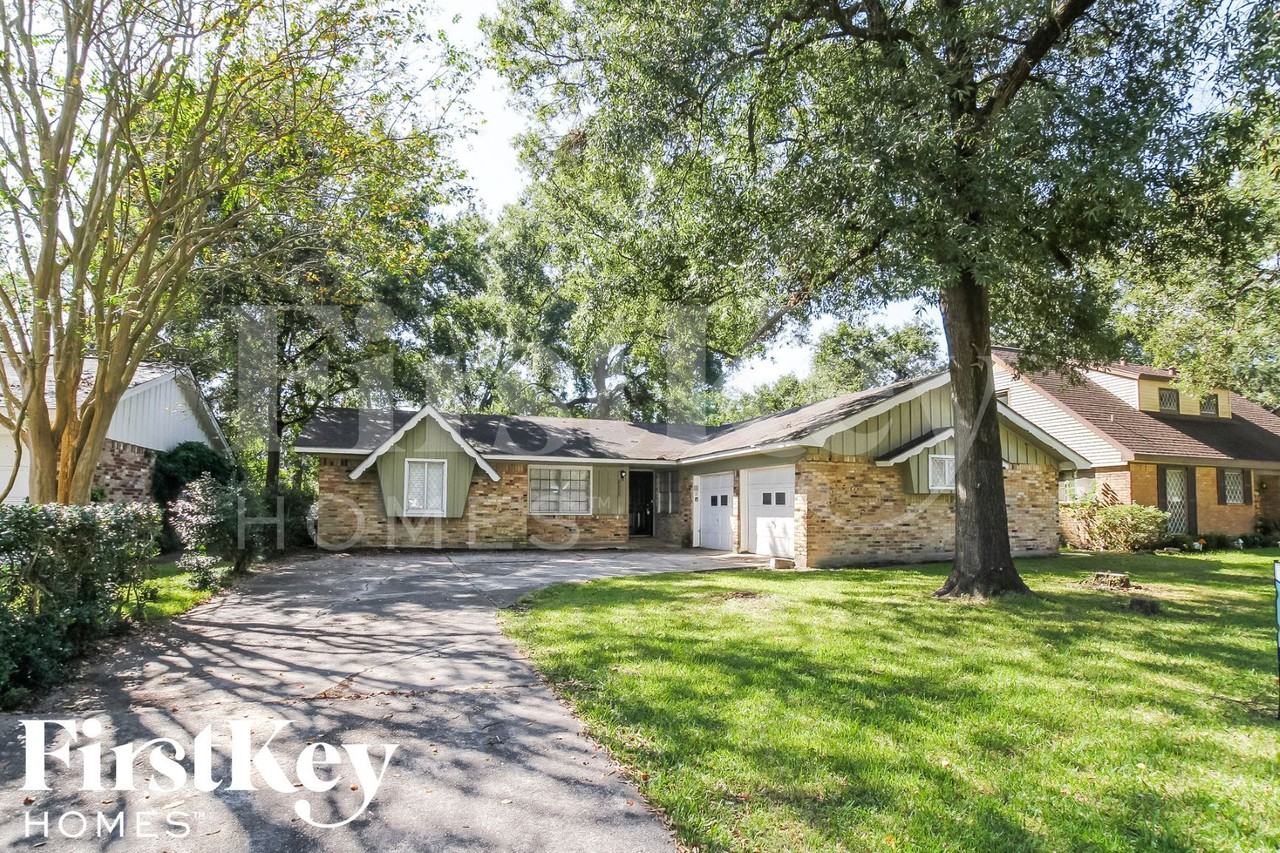 13322 Oak Leaf Ln - Photo 2 of 16