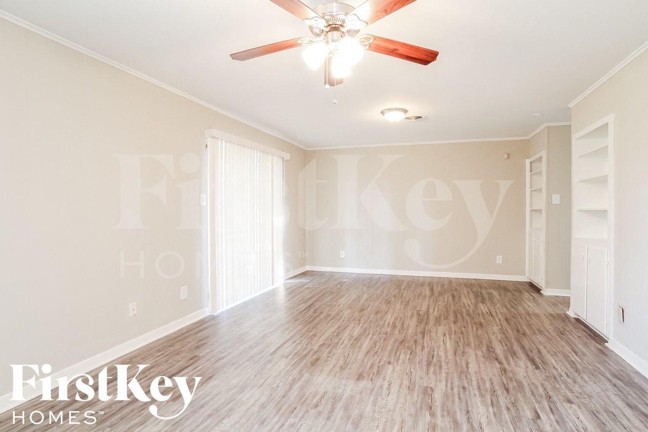 13322 Oak Leaf Ln - Photo 3 of 16