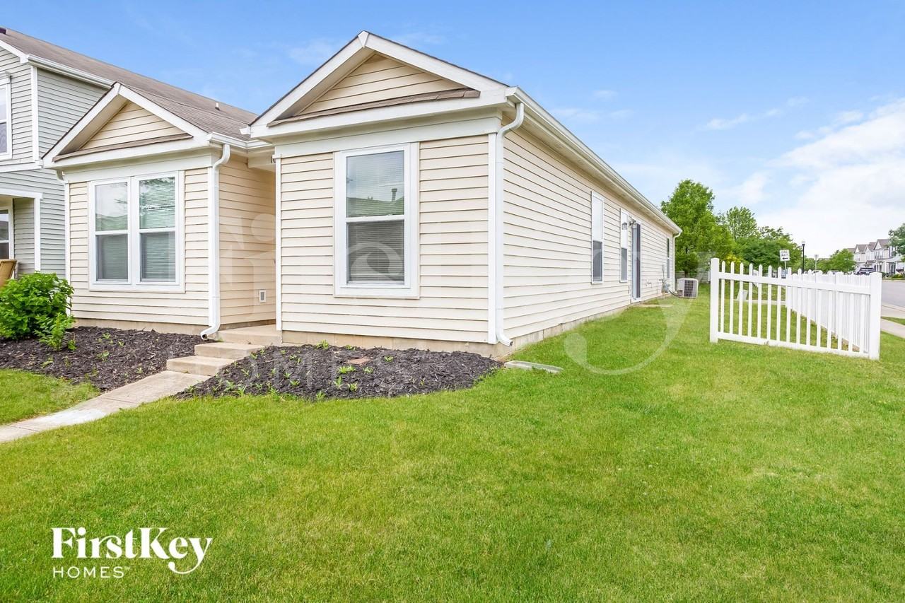 10171 Cumberland Pointe Blvd - Photo 2 of 15