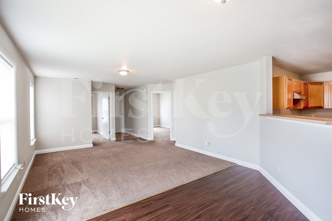 10171 Cumberland Pointe Blvd - Photo 5 of 15