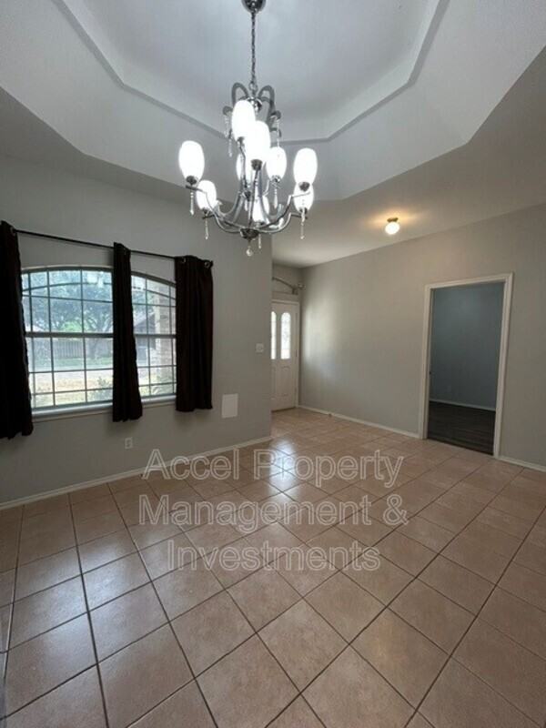 214 W 17th St - Photo 4 of 22