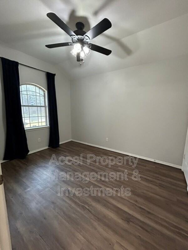 214 W 17th St - Photo 5 of 22