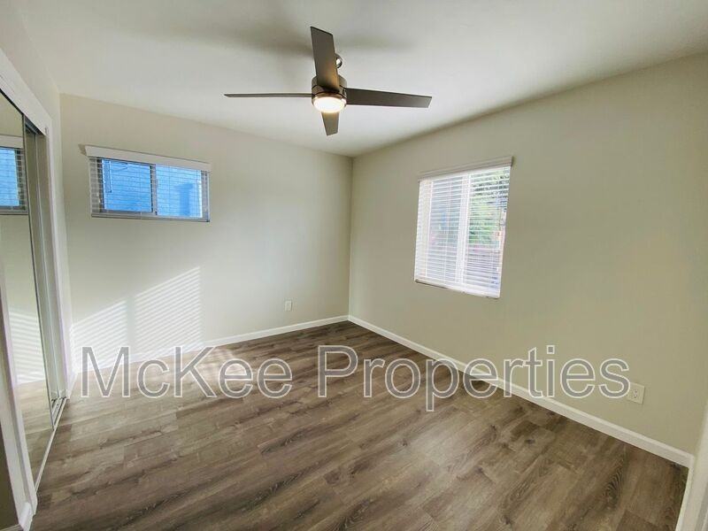 220 Fir St - Photo 6 of 10