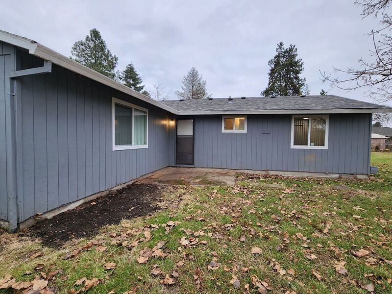 1829 Ne 23rd Ct - Photo 4 of 9