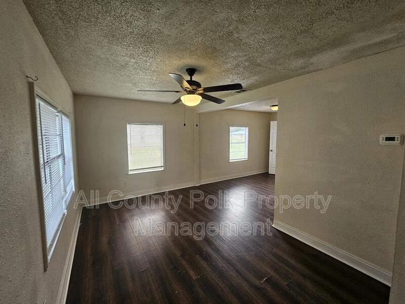 1734 35th St Nw - Photo 4 of 15