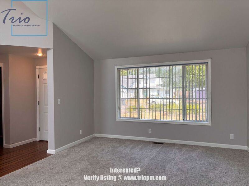 694 Driftwood Dr - Photo 2 of 20
