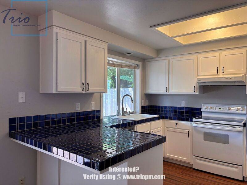 694 Driftwood Dr - Photo 5 of 20
