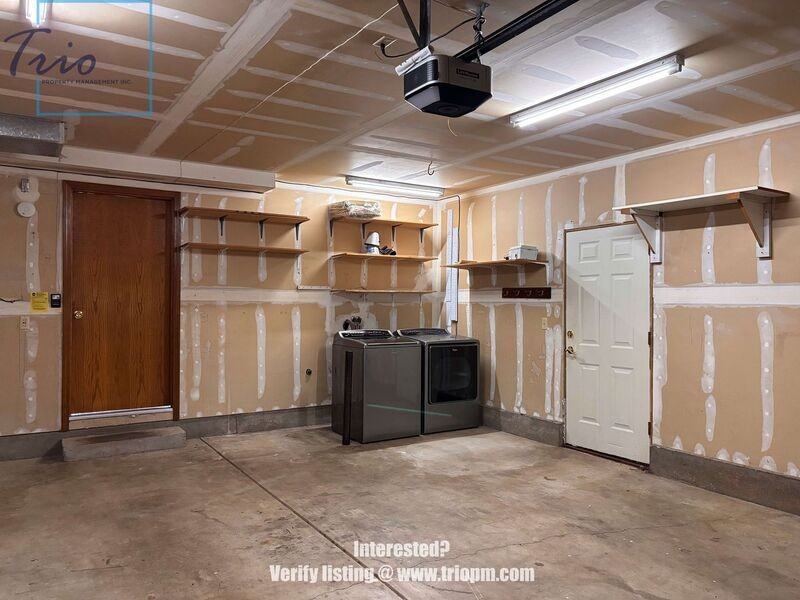 694 Driftwood Dr - Photo 7 of 20
