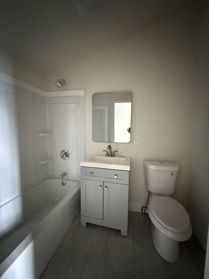 812 Vallette St - Photo 3 of 5
