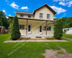 featured image of 694 W 8th St #1