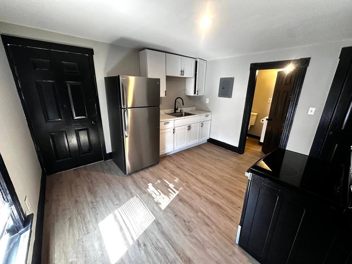 330 Lowell St #2FL - Photo 5 of 10