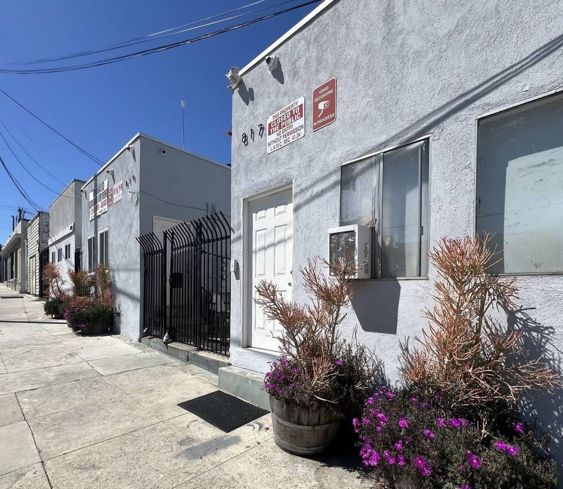 819 S Palos Verdes St #E1 - Photo 2 of 8