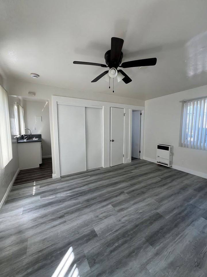 819 S Palos Verdes St #E1 - Photo 4 of 8