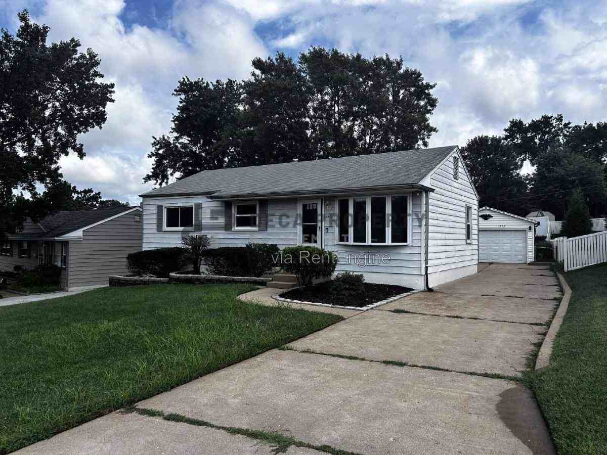 10922 Juniper Ct - Photo 2 of 10
