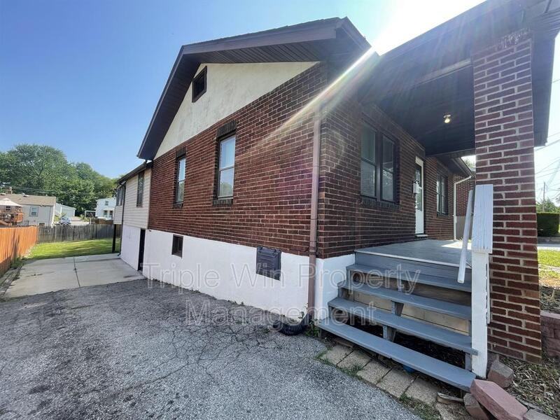 9425 Burdella Ave - Photo 3 of 35