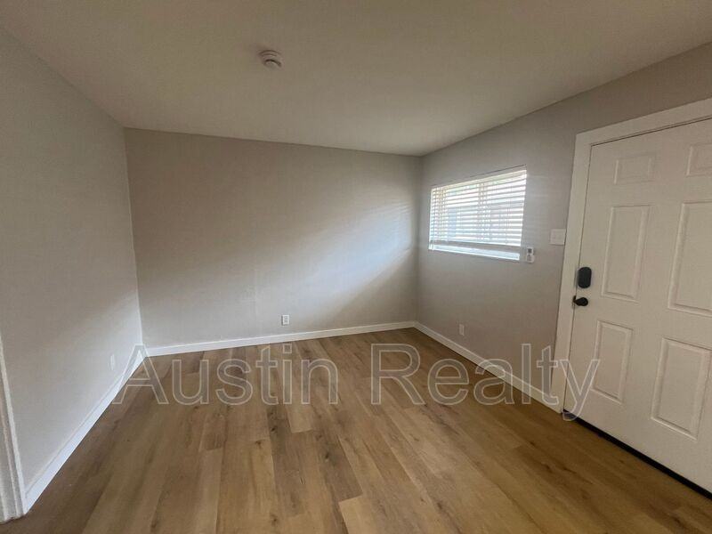 4160 Folsom Ave #B - Photo 2 of 5