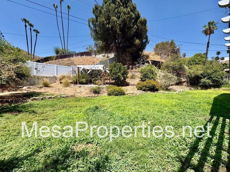 561 Spruce St - Photo 7 of 8