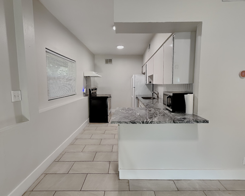 3801 1/2 W Palmira Ave - Photo 2 of 22