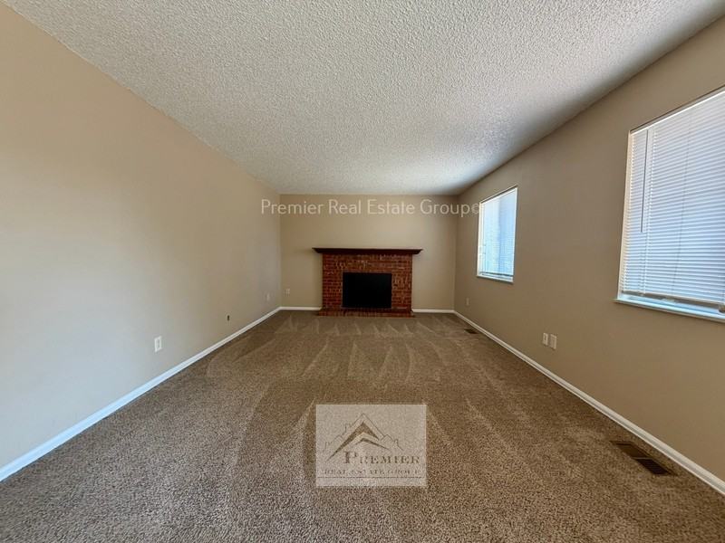 4645 Monica Dr - Photo 4 of 10