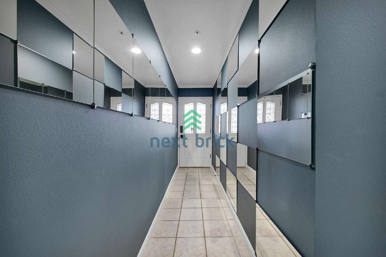 3841 175th Ave Ne #4 - Photo 3 of 28