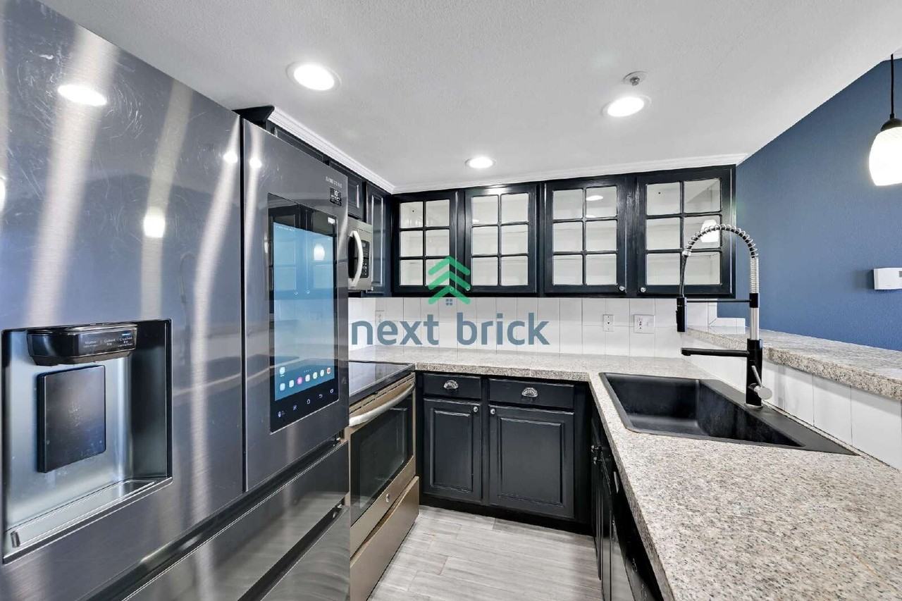 3841 175th Ave Ne #4 - Photo 7 of 28