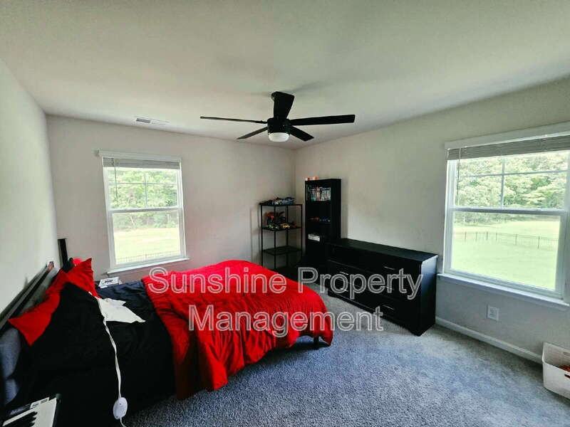 196 Royal Blackheath - Photo 5 of 14